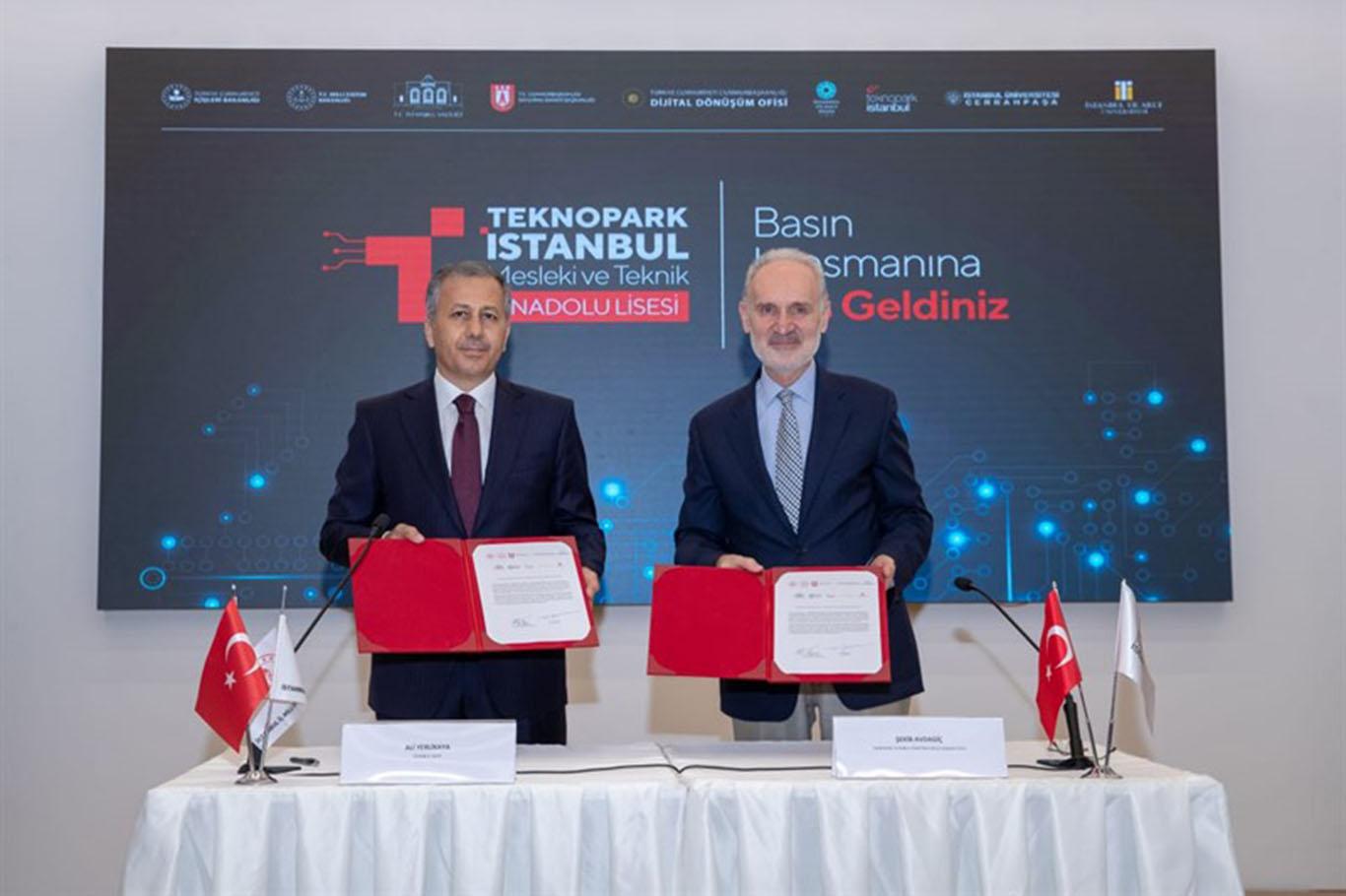 İstanbul'da Türkiye'nin ilk "siber güvenlik" lisesi açıldı İstanbul'da Türkiye'nin ilk "siber güvenlik" lisesi açıldı